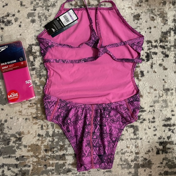 Speedo swimsuit 🩱 and cap women size 6/32/M both items are new with tags - Picture 4 of 8